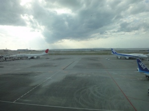 那覇空港でのANAの７４７とJALの７４７